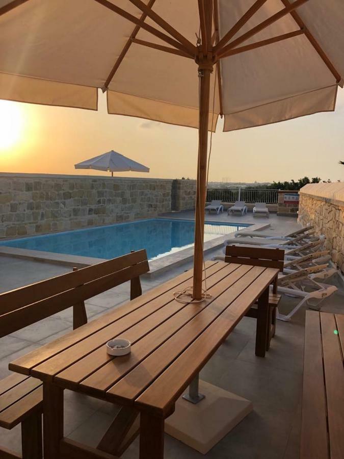 Villa Chossie Żejtun Exteriör bild